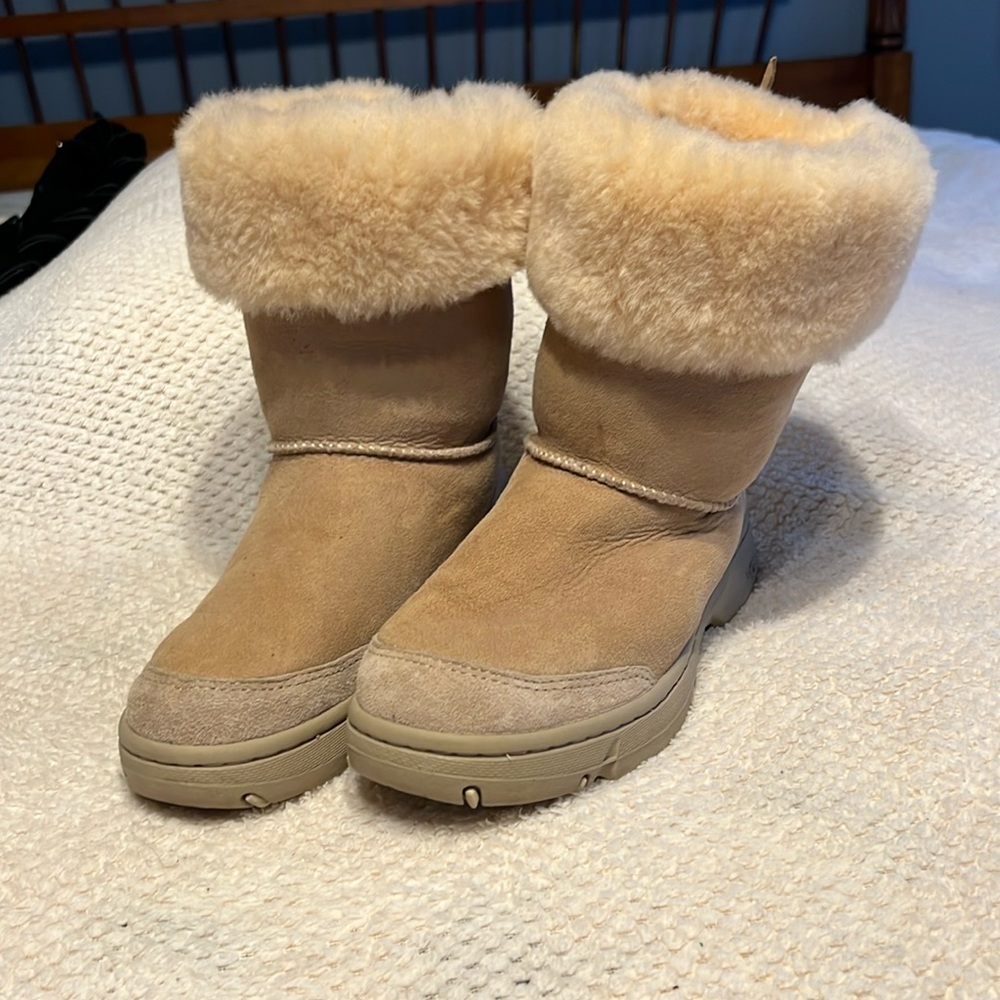 Tan UGG boots with fur top 8” tall barely worn size 8